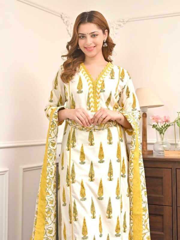 Noor Blossom Printed Kurta Set with Dupatta