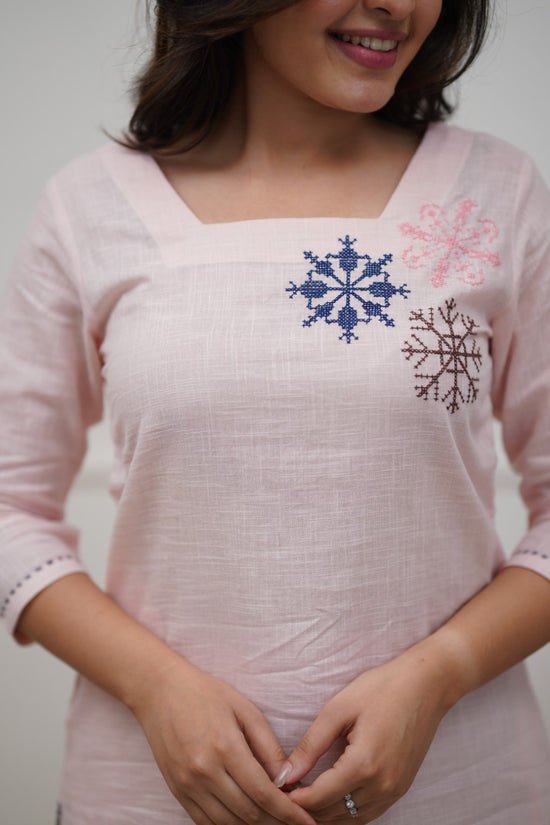 Blush Snowflake Embroidered Kurta - Image 2