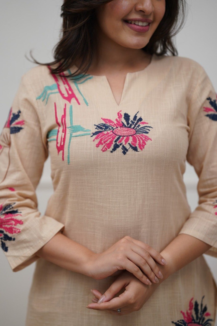 Sand Bloom Embroidered Kurta - Image 6
