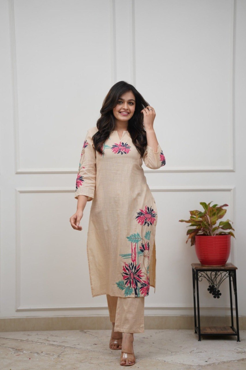 Sand Bloom Embroidered Kurta - Image 3